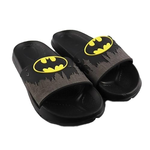 E plus M DC Comics Batman Kinder Badesandalen – Rutschfeste EVA-Slides mit 3D Batman-Logo – Größe 25–32 – Leicht, bequem & cool für Sommer & Strand, Größe der Schuhe: 27/28 von E plus M