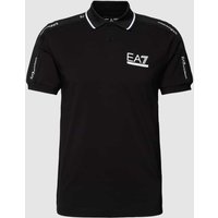 EA7 Emporio Armani Regular Fit Poloshirt mit Label-Print in Black, Größe L von EA7 Emporio Armani