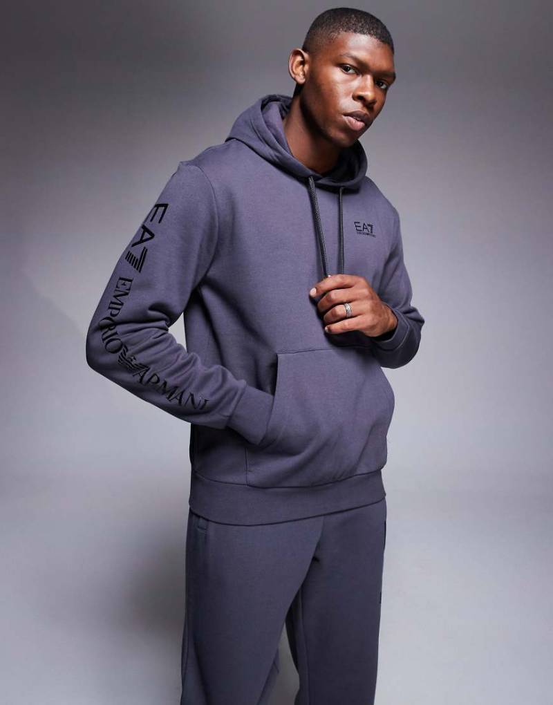 Armani - EA7 - Kapuzenpullover in Dunkelgrau mit Logo von EA7