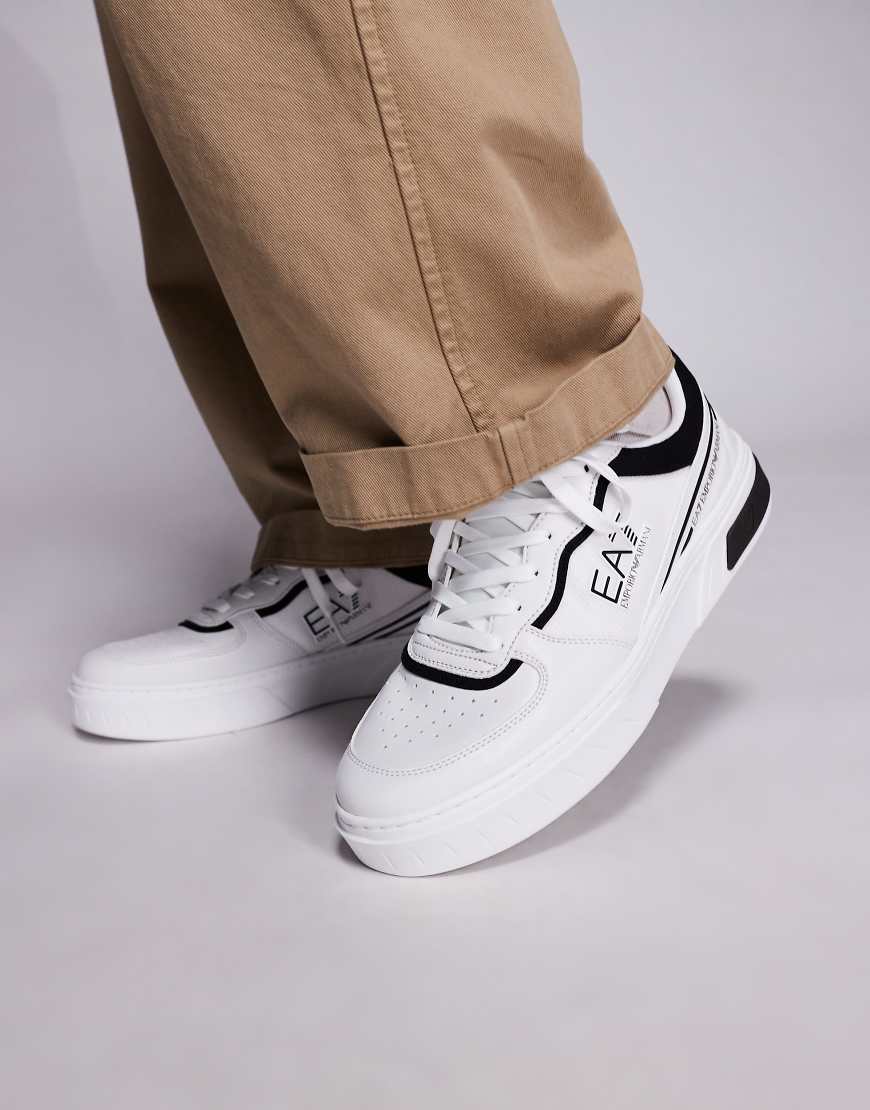 Armani - EA7 - Premium-Sneaker in Weiß mit Logo von EA7