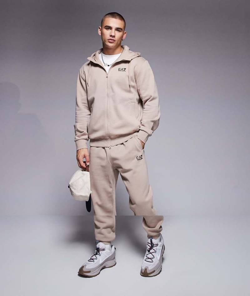 Armani - EA7 - Set in Beige mit Kapuzenpullover mit durchgehendem Reißverschluss und Jogginghose-Neutral von EA7