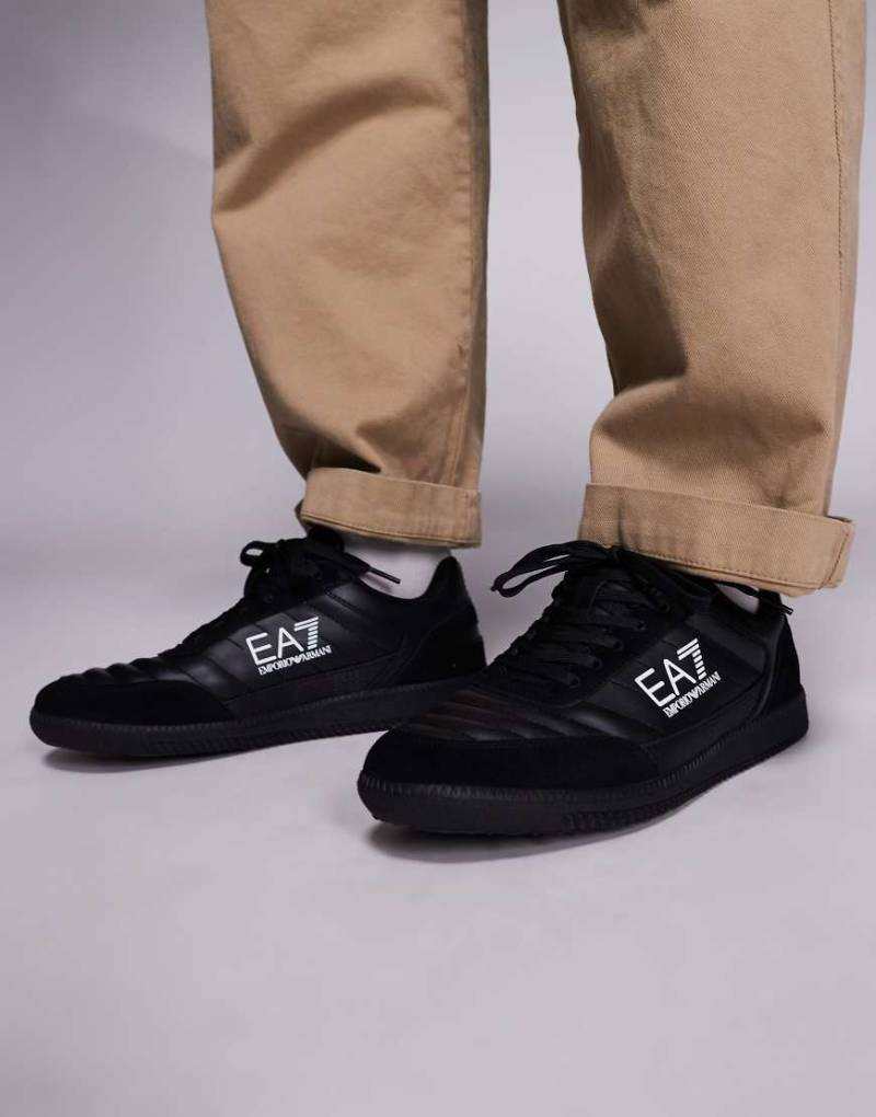 Armani - EA7 - Sneaker in Schwarz mit Heritage-Logo von EA7