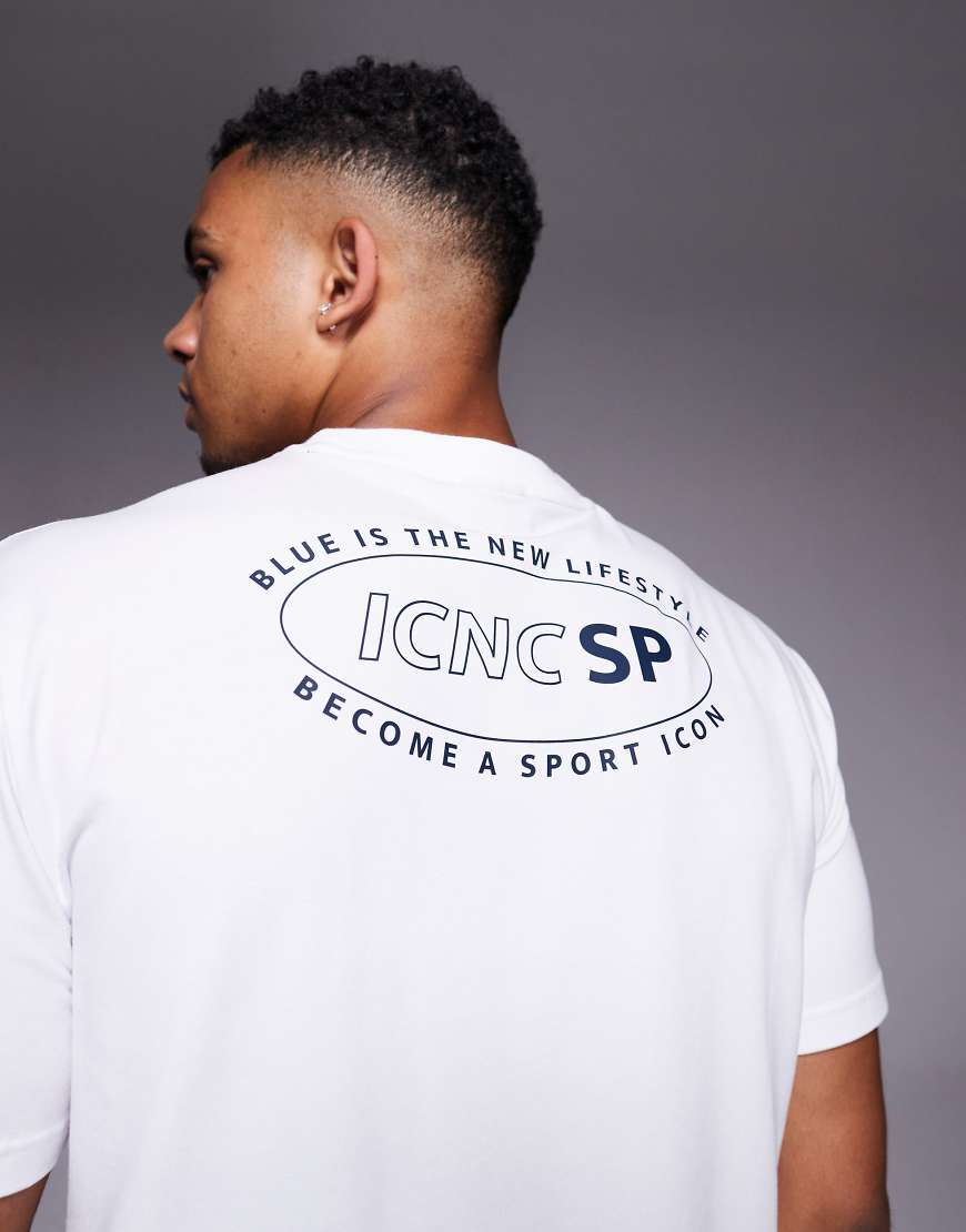 Armani - EA7 - T-Shirt in Weiß mit „Sport"-Rückenprint von EA7