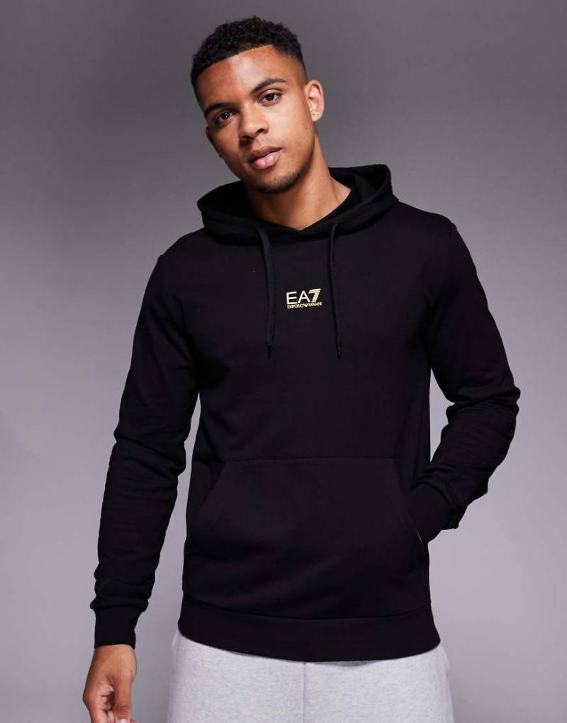 Armani - EA7 Train Core - Kapuzenpullover in Schwarz mit mittigem Logo von EA7