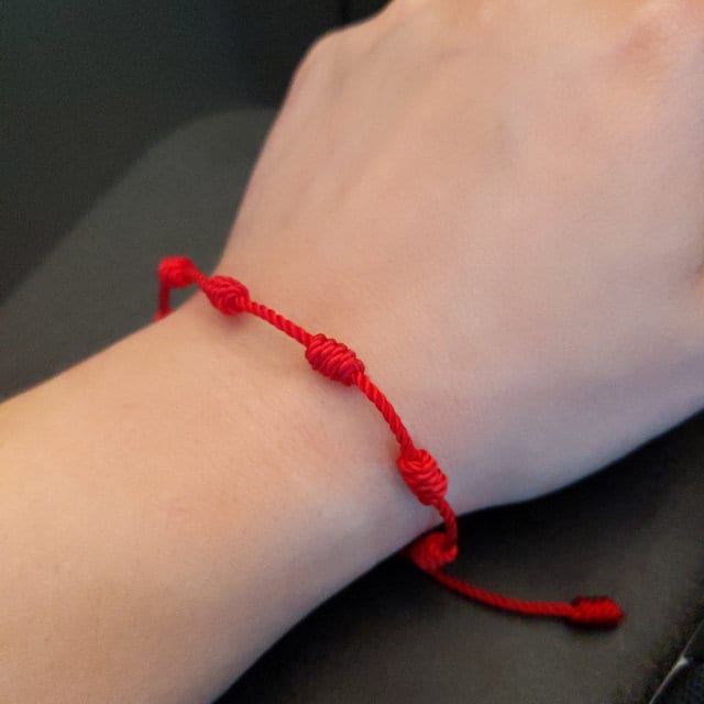 4 Rote Armbänder Für Mann Und Frau Verstellbarer Schutz von EAARTSINC