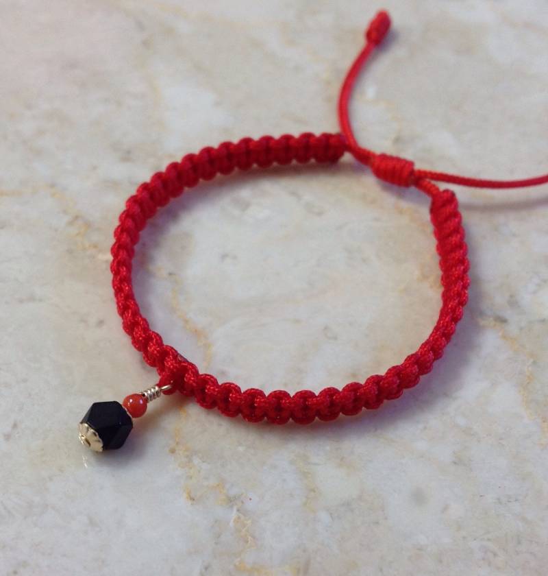 Red String Armband, Für Baby Verstellbarer Schutz Goldfilled Mit Azabache 100% Und Koralle von EAARTSINC