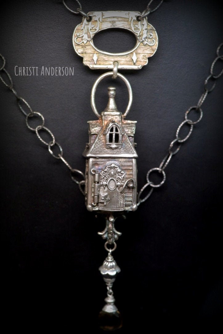 Fee Schloss Anhänger von EAdornments