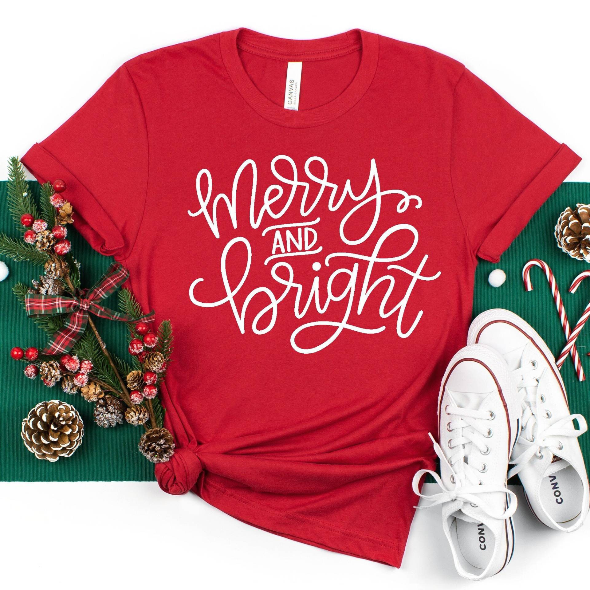 Fröhlich Und Hell Shirt, Weihnachten Tshirt, Langarm Weihnachtsgeschenk, Frohe Weihnachts Shirt Für Frauen von EBBADesignUS