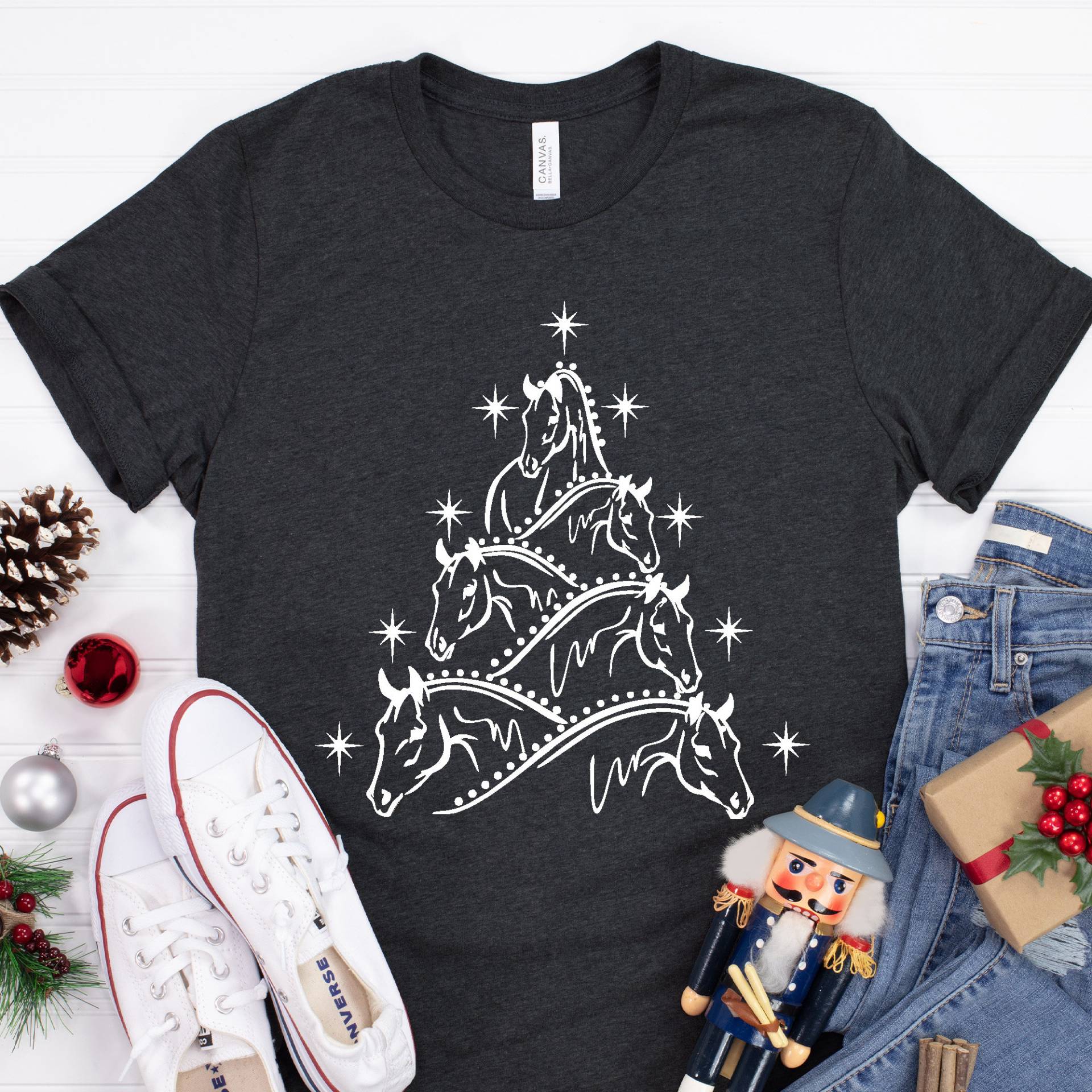 Pferd Weihnachtsbaum Shirt, Tier Weihnachten Frohe Weihnachten, Weihnachtsgeschenk Pferdeliebhaber von EBBADesignUS