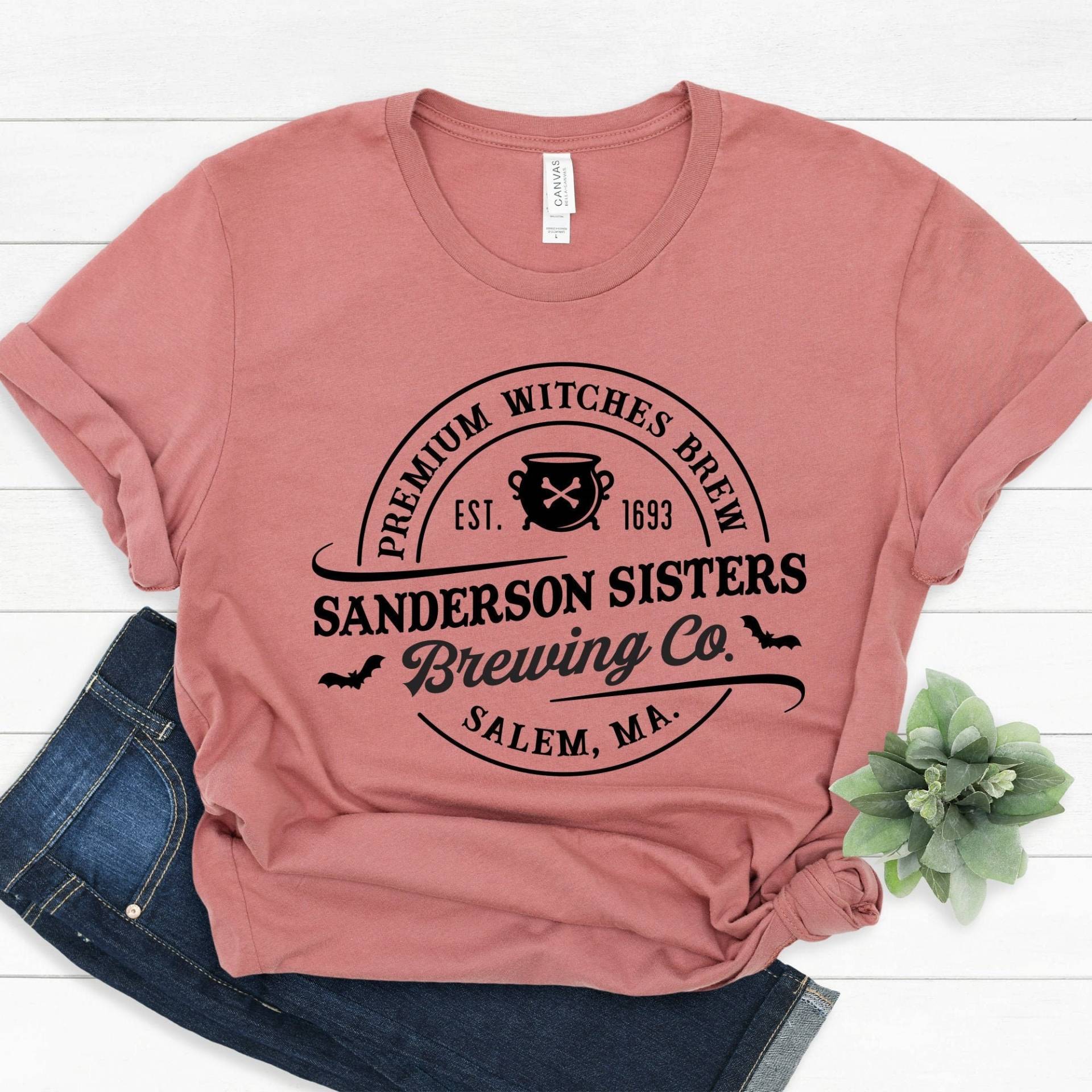 Sanderson Schwester Brewing Co Shirt, Schwestern Halloween Shirt, Halloween Hexen, Brauen Co, Hexen Brew Shirt von EBBADesignUS