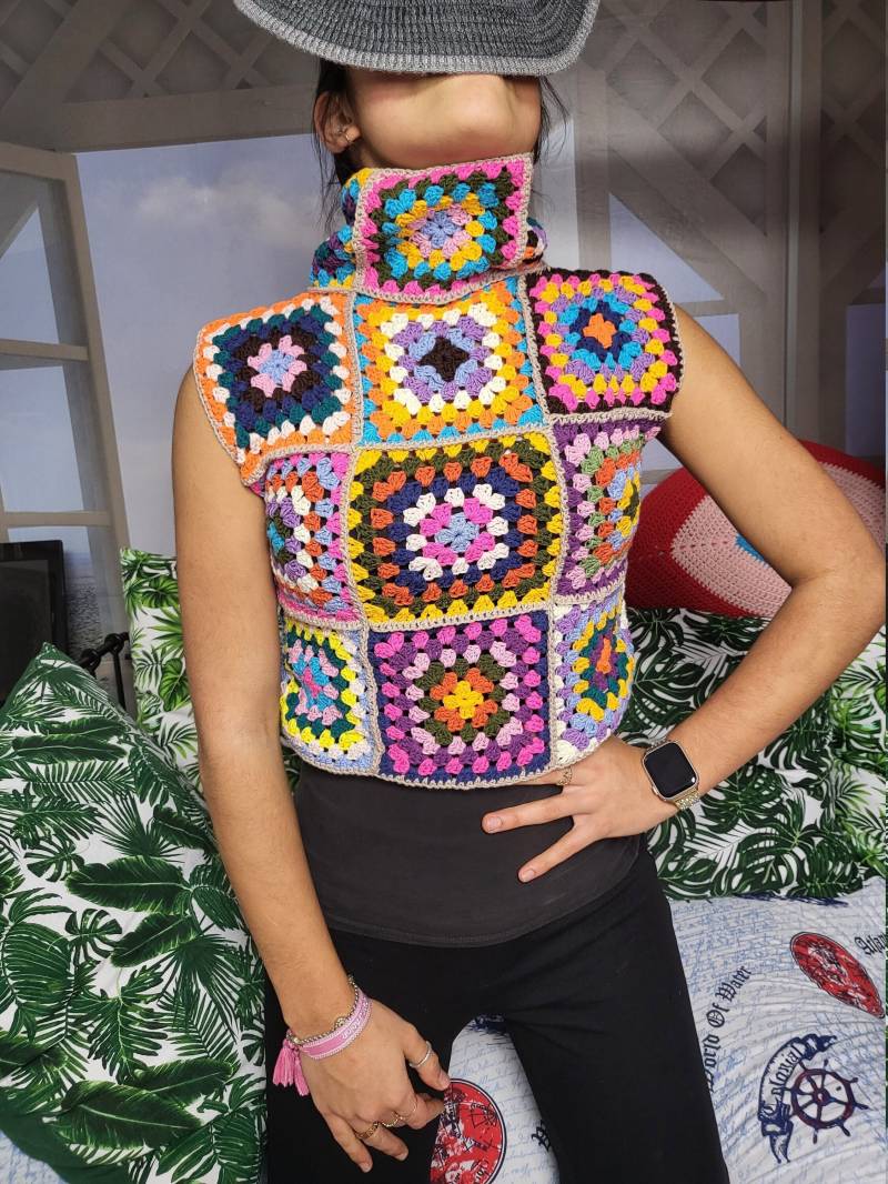 Ärmelloser Rollkragen | Häkel Top Pullover Oma Quadrat Grösse S/M von EBRULITA