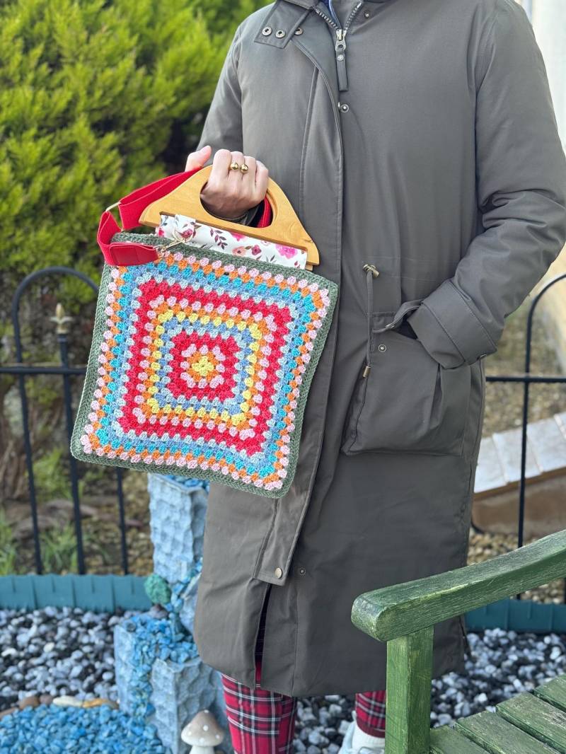 Gehäkelte Handtasche | Oma Quadrat Muster Mit Top Griffe Und Schultergurt von EBRULITA