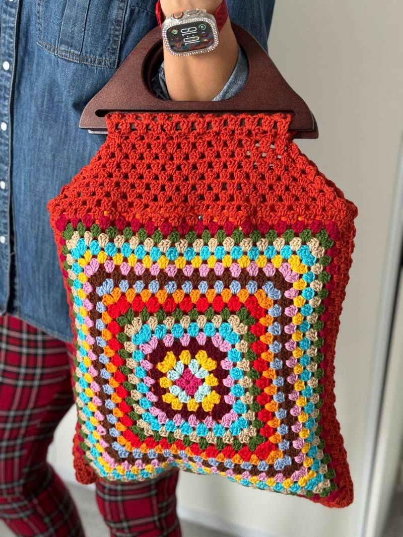 Gehäkelte Handtasche | Oma-Quadrat-Muster von EBRULITA