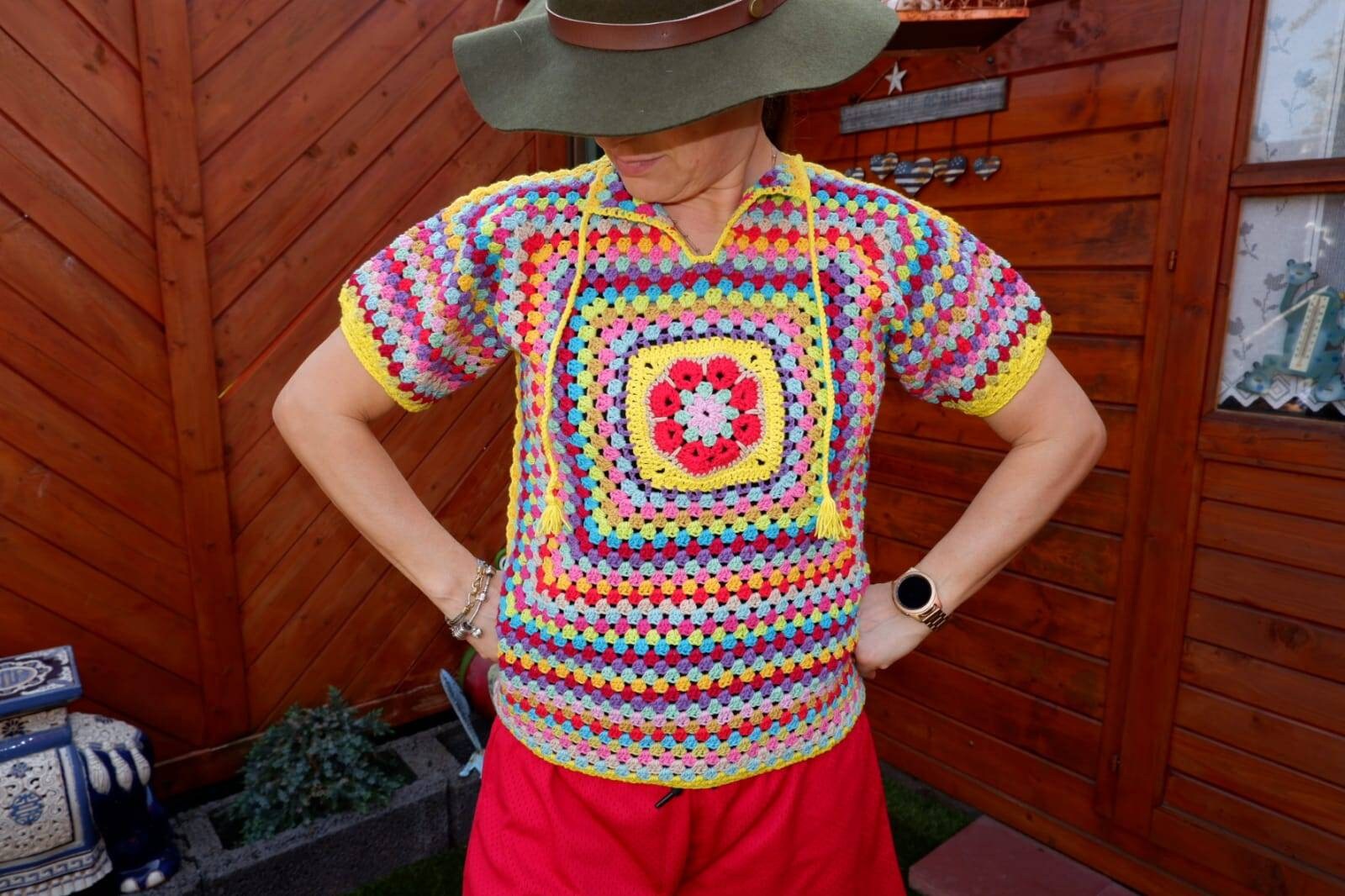 Häkeltop Bluse Oma-Quadrat-Muster S-M von EBRULITA