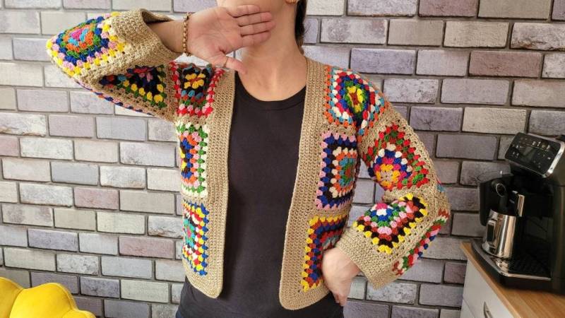 Hübscher Gehäkelter Cardigan Im Vintage-stil von EBRULITA