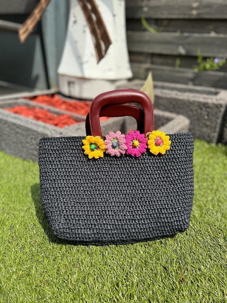 Süße & Niedliche Handtasche Handmade | Florale Schönheit von EBRULITA