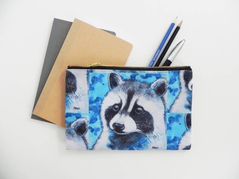 Beutel/Blauer Waschbär, Bedruckte Federmäppchen, Aufbewahrungsbeutel, Make-Up-Beutel, Starke Reißverschlusstasche, Waschbar Beutel/Blauer Waschbär, Bedruckte Federmäppchen, Aufbewahrungsbeutel, Make-Up-Beutel, Starke Reißverschlusstasche, Waschbar von ECCETERRAdesign