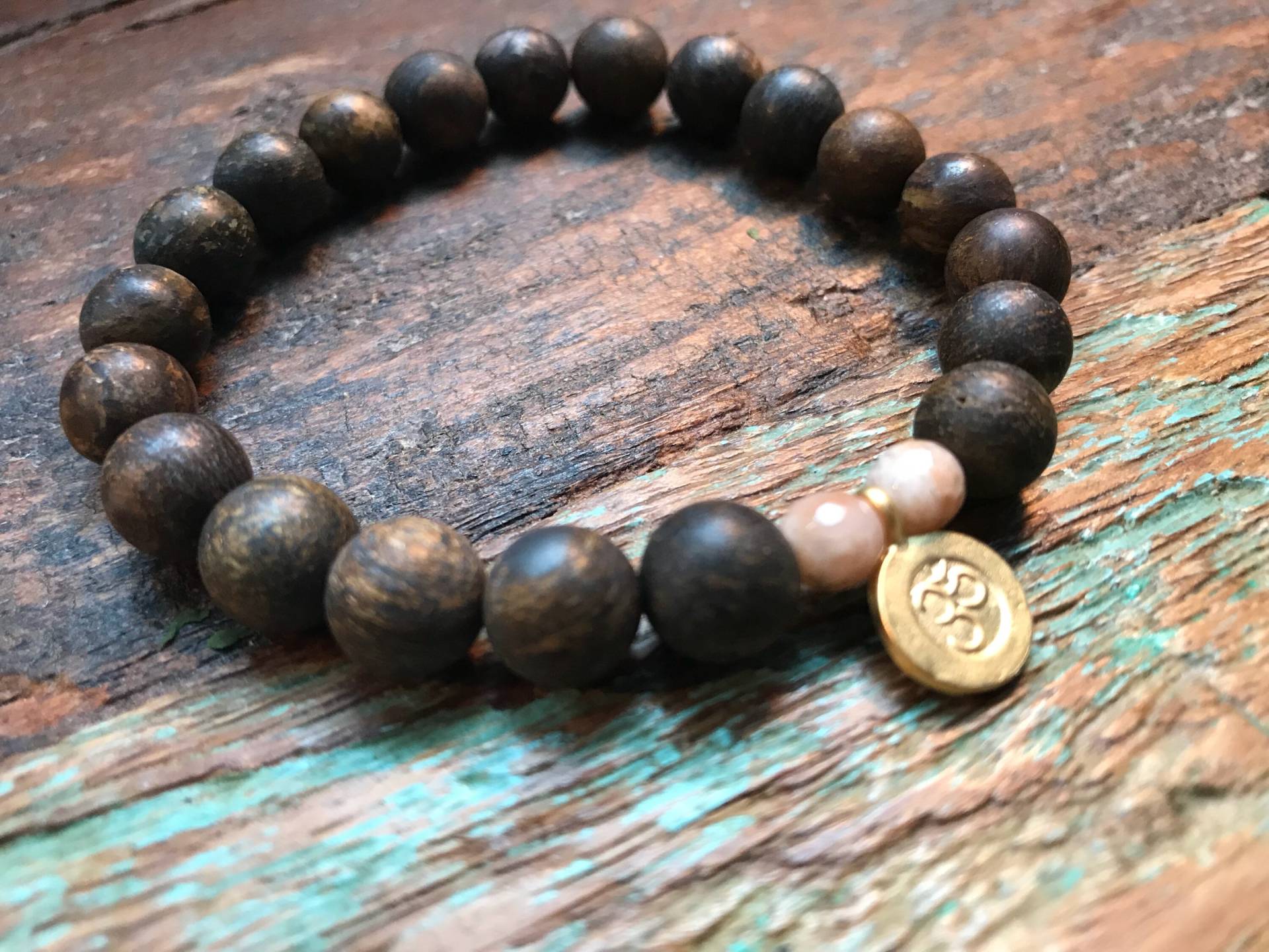 Wachsen Mit Anmut Bronzit + Sonnenstein Armband Yoga Om Bettelarmband Damen Geschenk von ECHOsouljewelry