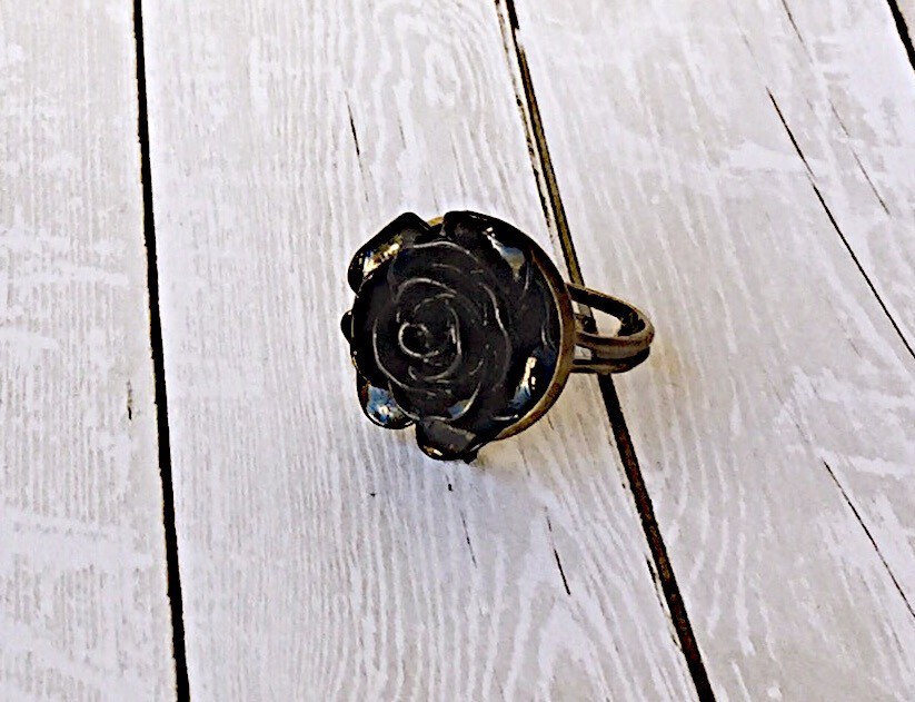 Handgemachte Schwarze Rose Ring Antike Bronze Verstellbar Band, Gothic Schmuck von ECStudioCreations