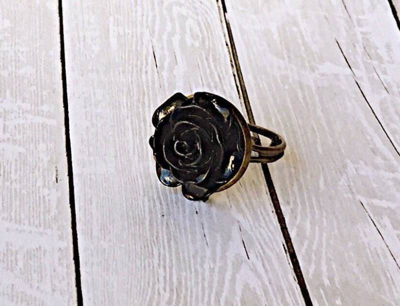 Handgemachte Schwarze Rose Ring Antike Bronze Verstellbar Band, Gothic Schmuck von ECStudioCreations