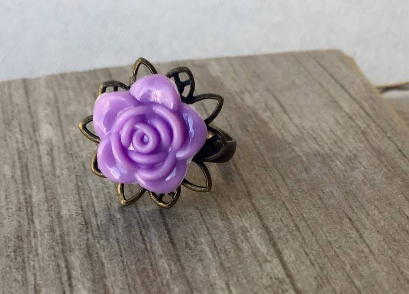Flieder Rose Ring Verstellbarer Bronze Blumenring von ECStudioCreations
