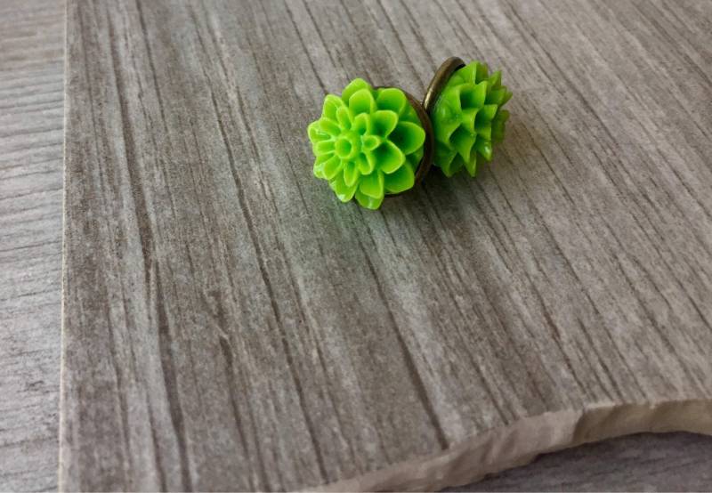 Mum Blume Ohrstecker Chirurgenstahl von ECStudioCreations