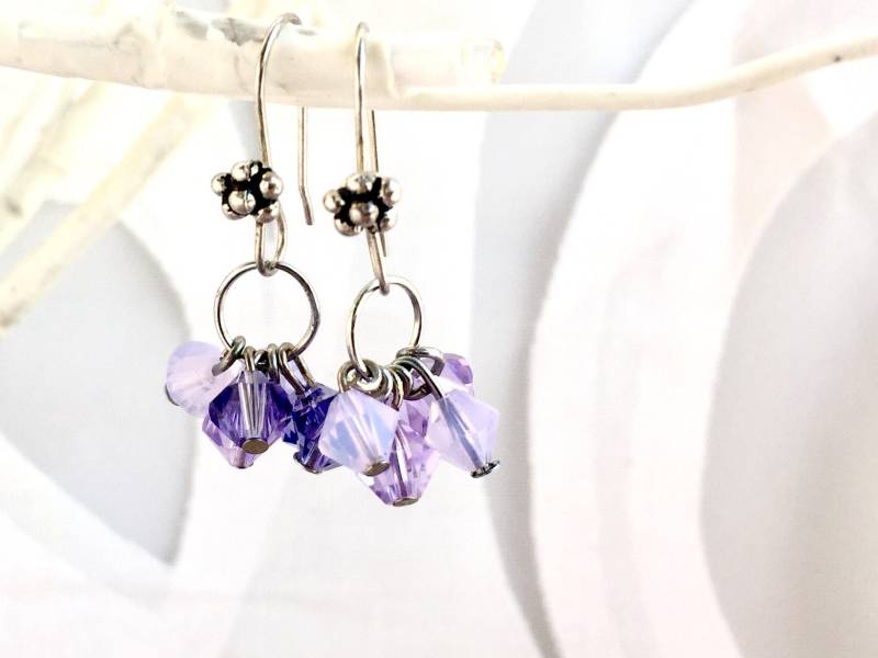 Lila Swarovski Kristall Ohrhänger - Versilbert von ECStudioCreations