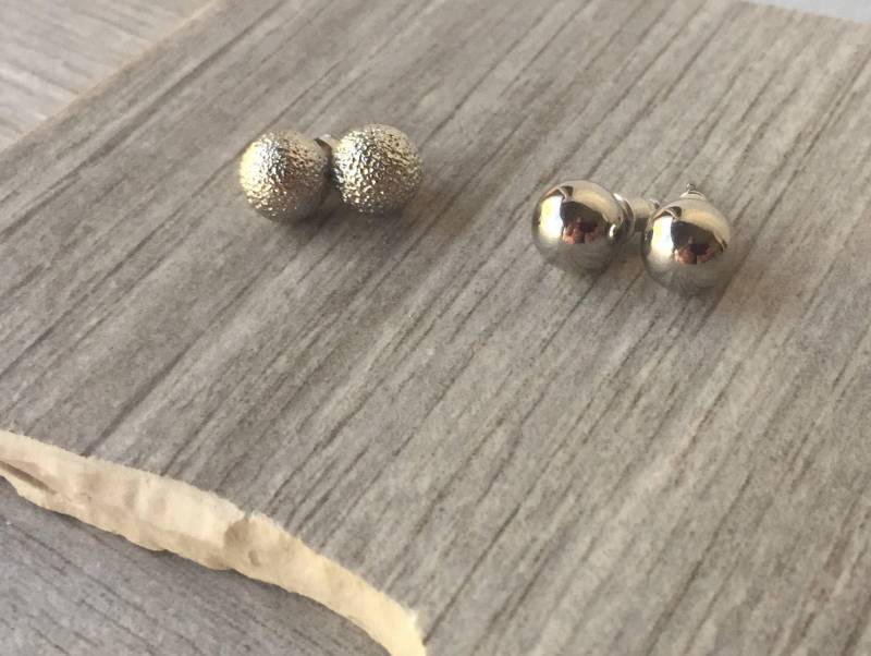 Silberne Kugel Ohrstecker Sternenstaub Textur, Jeden Tag Schmuck von ECStudioCreations