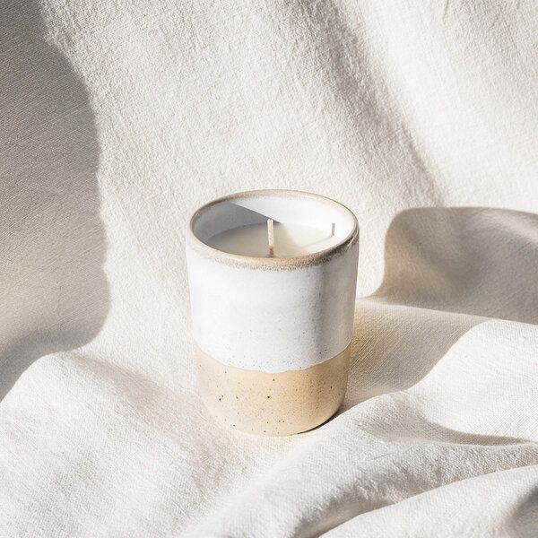 EDDA stoneware Handgemachte Steingut Kerze - Duft: Zirbe & Zitrone von EDDA stoneware
