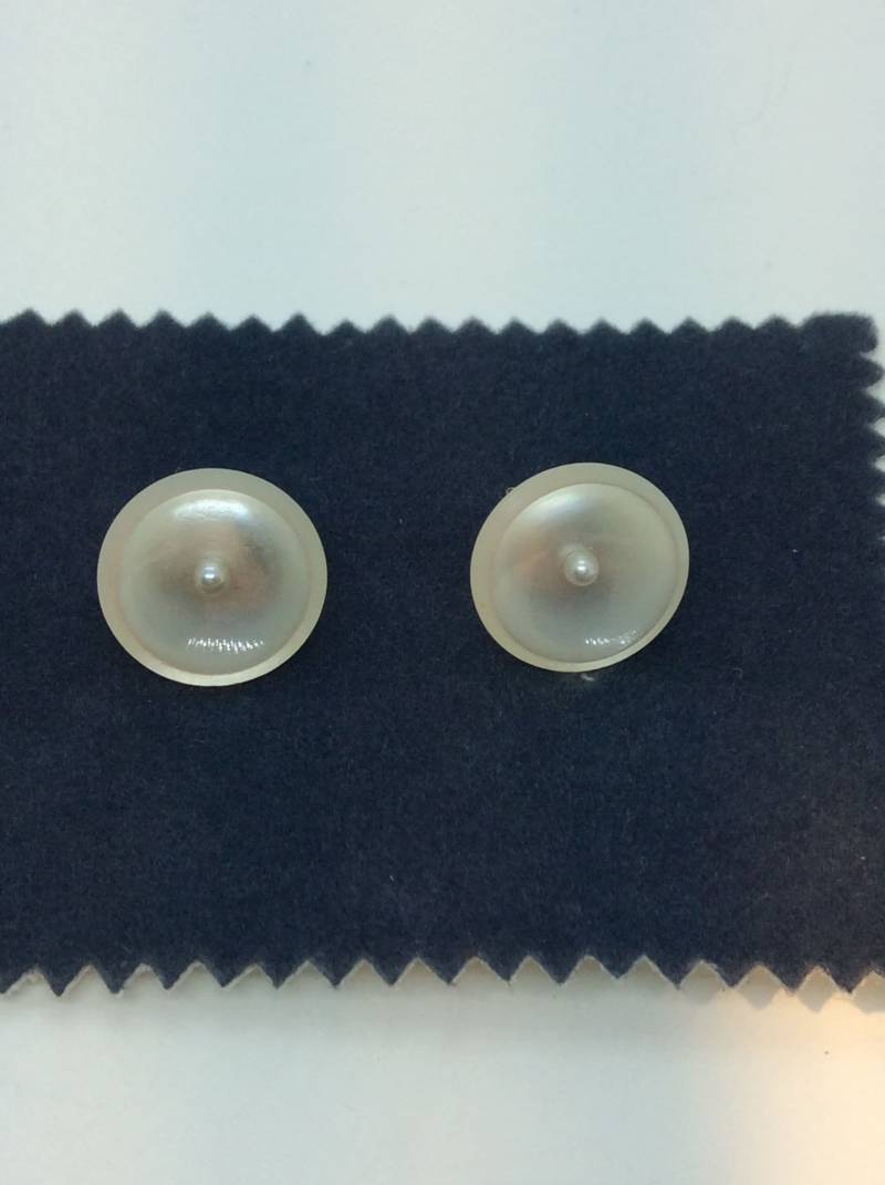 14 Karat Gelbgold-Perlmutt-Ohrringe Mit Zuchtperlen-Zentren, Manschettenknopf-Umwandlung von EEEsGems