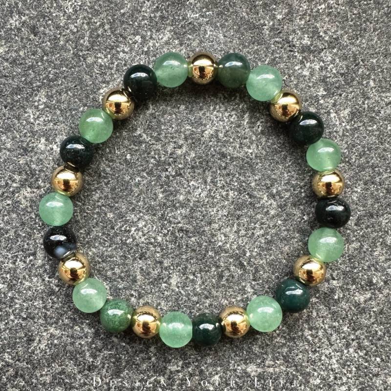 Sternzeichen Armband Stier Aus Den Edelstein Perlen Aventurin Und Moosachat Mit Goldenen Hämatitperlen - Perlenarmband Natursteinperlen von EGELUX