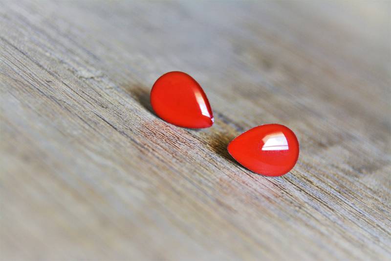 Rote Ohrringe Silberne Ohrstecker Tropfenohrringe Kleine Rote von EGIOVANNONIcreations