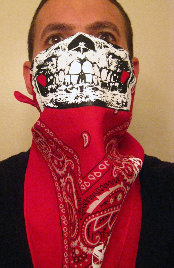 Blutroter Paisley Halbweißer Totenkopf Gesichtsmaske Bandanas Halswärmer Staubschal Biker Barbershop Cholo Vato La Westküste Blutroter Paisley Halbweißer Totenkopf Gesichtsmaske Bandanas Halswärmer Staubschal Biker Barbershop Cholo Vato La Westküste von EGOLOGICS