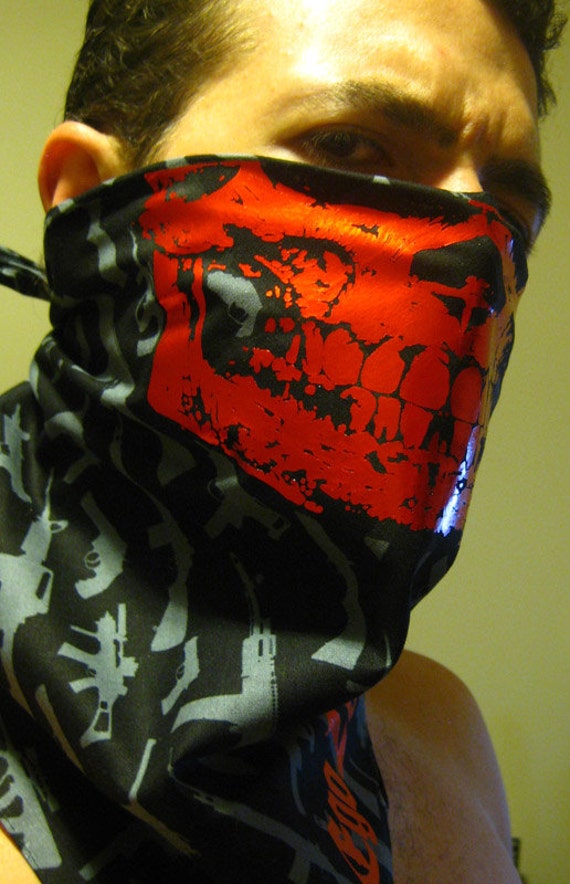 Rot Metallic Chrom Folie Schädel Auf Schwarz Und Silber Maschinengewehr Druck Bandana Schal Wickeln Maske Gamasche Dreharbeiten Airsoft Paintball Us von EGOLOGICS