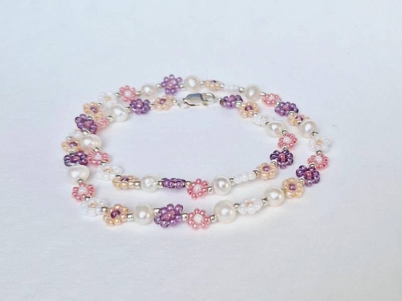 Blumenkette Mit Süßwasserzuchtperlen Gänseblümchenkette, Perlenkette, Brautschmuck, Hochzeitsschmuck, Daisykette von EINZIGARTIGbySteffi