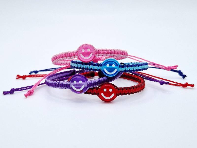 Buntes Kinderarmband Mit Smiley, Glücksbringer Armband Für Kinder von EINZIGARTIGbySteffi