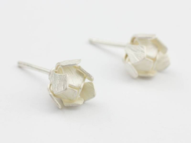 Ohrstecker Silber "Seerose" Goldschmiedearbeiten Außergewöhnliche Statement Ohrringe Ausgefallener Moderner Schmuck Damen von EISROSE