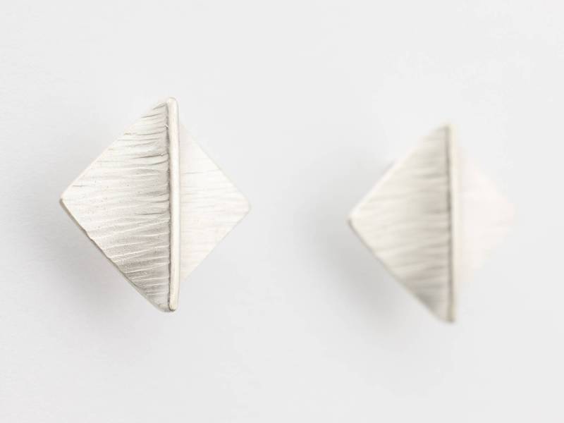 statement Ohrringe Raute Echtschmuck Goldschmiedearbeiten Ohrstecker 925 Silber Moderner Ausgefallener Außergewöhnlicher Schmuck Damen von EISROSE