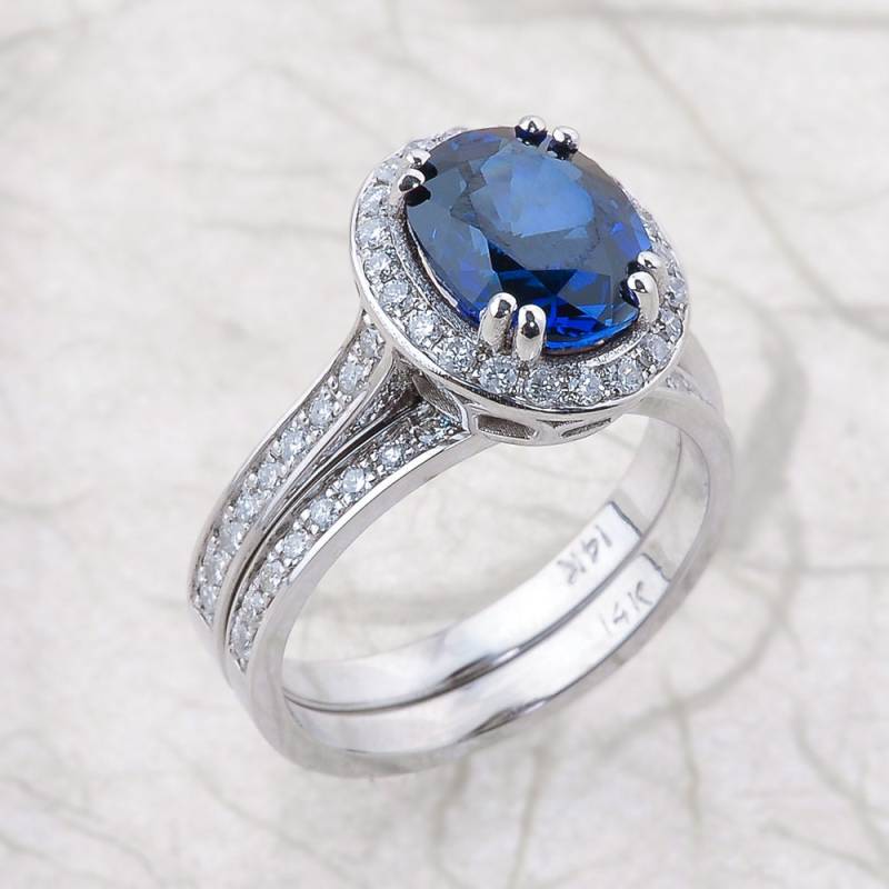 Blauer Saphir Oval Braut Set/Mit Sapphire Halo Verlobungsring Passendem Band von EJCOLLECTIONS