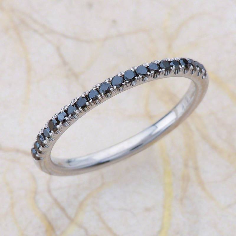 Dünne Hochzeit Band/Schwarzer Diamant Ehering Dünne Schwarze Diamant-Band Stapelbare von EJCOLLECTIONS