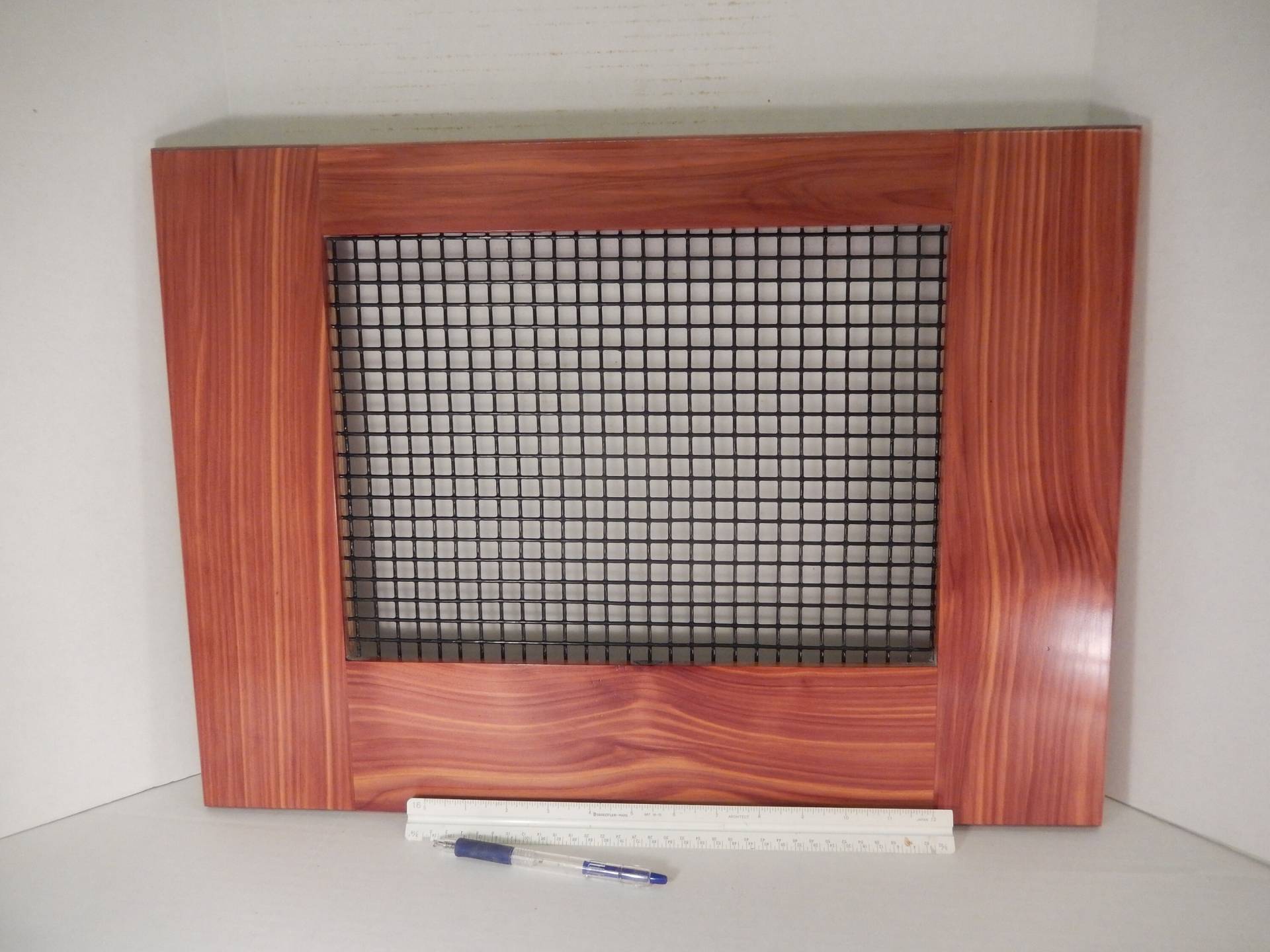 Red Cedar Schmuck Organizer Halskette & Ohrring Display Board von EJGwood