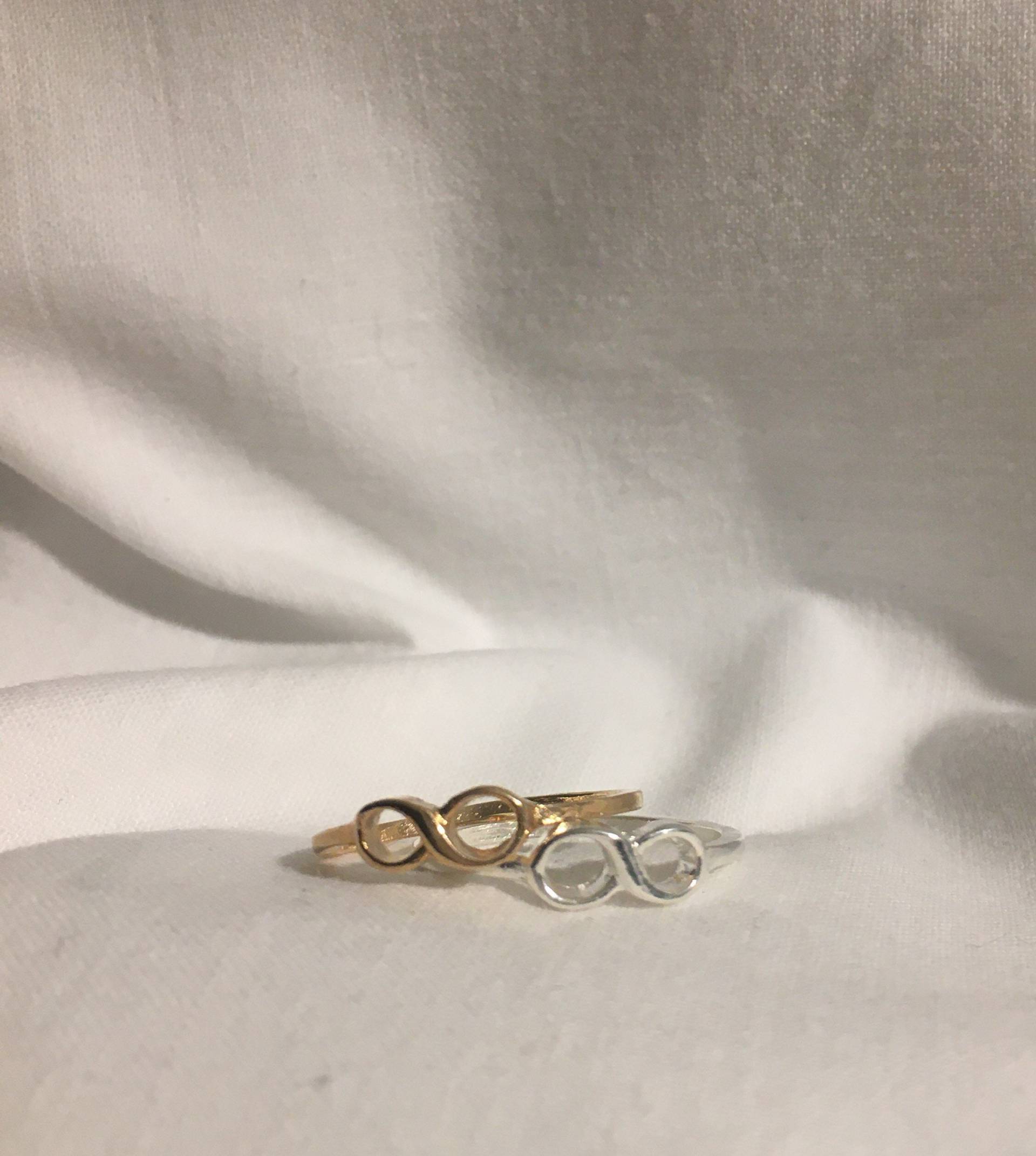 Infinity Symbol Design Vintage Silber/Gold Effekt Ring, Uk Größe K, Sehr Niedlich, Vintage, Retro, Y2K, Stapelring, Freundschaftsring, Geschenk von EJTJewelleryCo