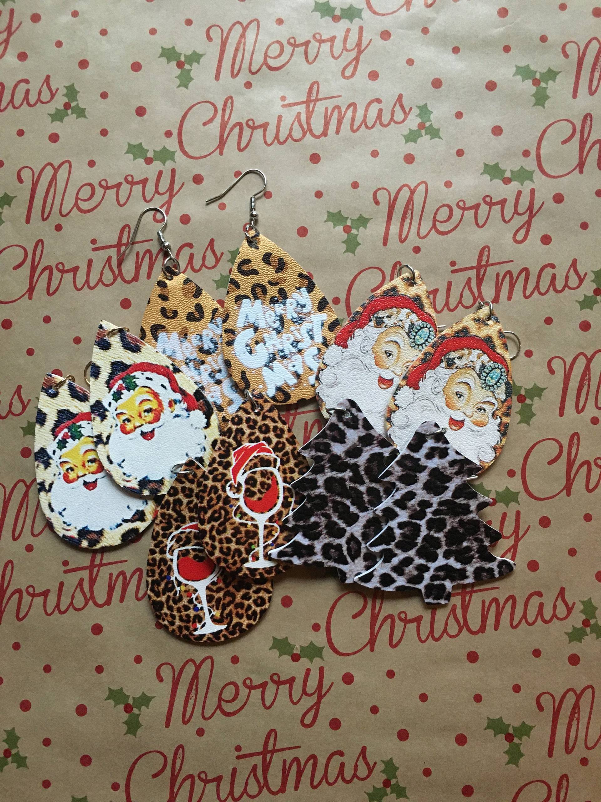 Leoparden Print Ohrringe, Weihnachtsbaum, Festliches Weinglas, Frohe Weihnachten, Weihnachtsmann, Vater Ästhetik, Geschenk, Geschenk von EJTJewelleryCo