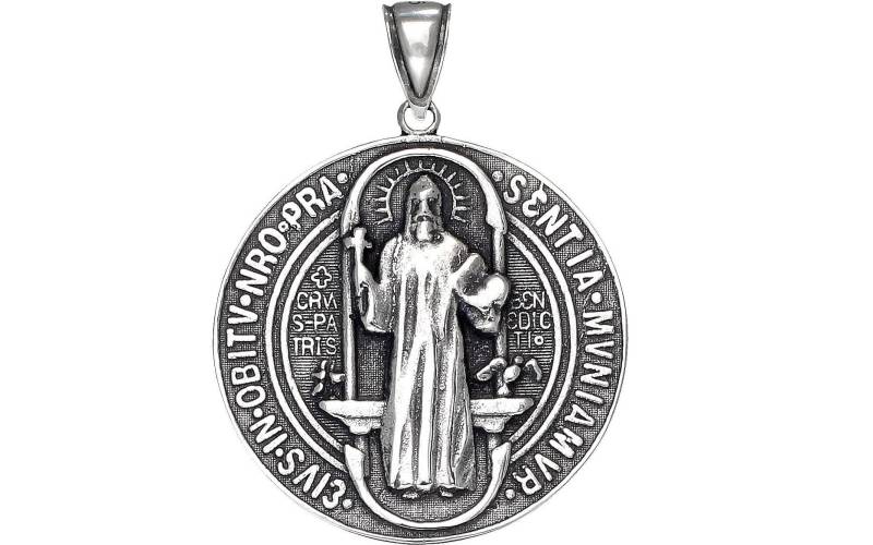 Große Silber Saint Benedict Medaille Reversible Charmehalskette 2 Zoll 12 Gramm Mit Antikfinish Oxidiert Und 24-Zoll-Kette von EJewelryPlus