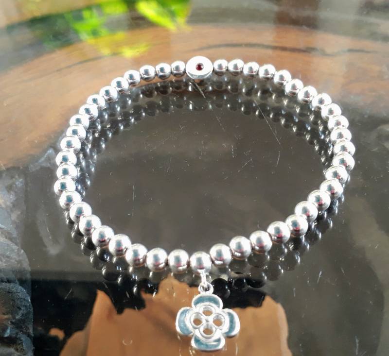sterling Silber Armband Mit Blumencharme sterling Silber Armband Mit Blumencharme von EKJewelleryuk