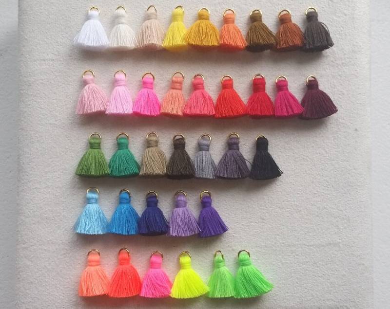 10% Wholesale 40 Stück - 0, 8" Mini Lovely Cotton Quaste, Ohrringteil, Biegering, Handgefertigt Charm Zubehör [ Et0001 ] von EKKLENsupply