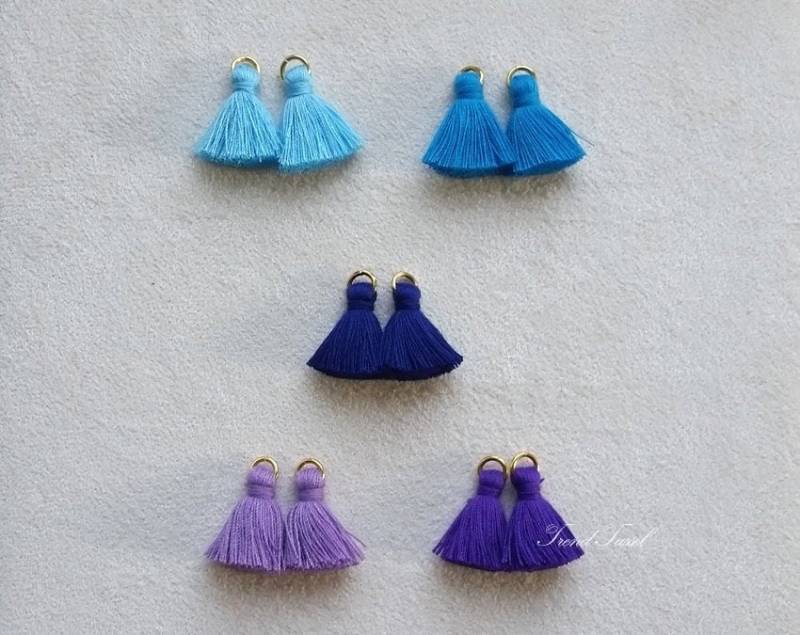 2 Stk - 0, 8" Mini Lovely Cotton Quaste, Blau Lila Motiv, Ohne Biegering, Handgefertigt Charm Zubehör [ Et0001 ] von EKKLENsupply