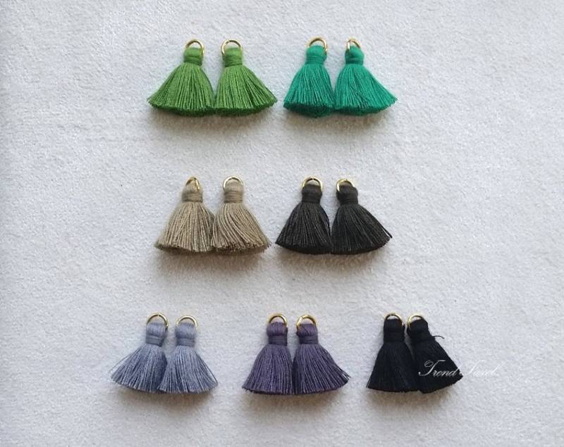 2 Stk - 0, 8" Mini Lovely Cotton Quaste, Grün Grau Motiv, Ohne Biegering, Handgefertigt Charm Zubehör [ Et0001 ] von EKKLENsupply