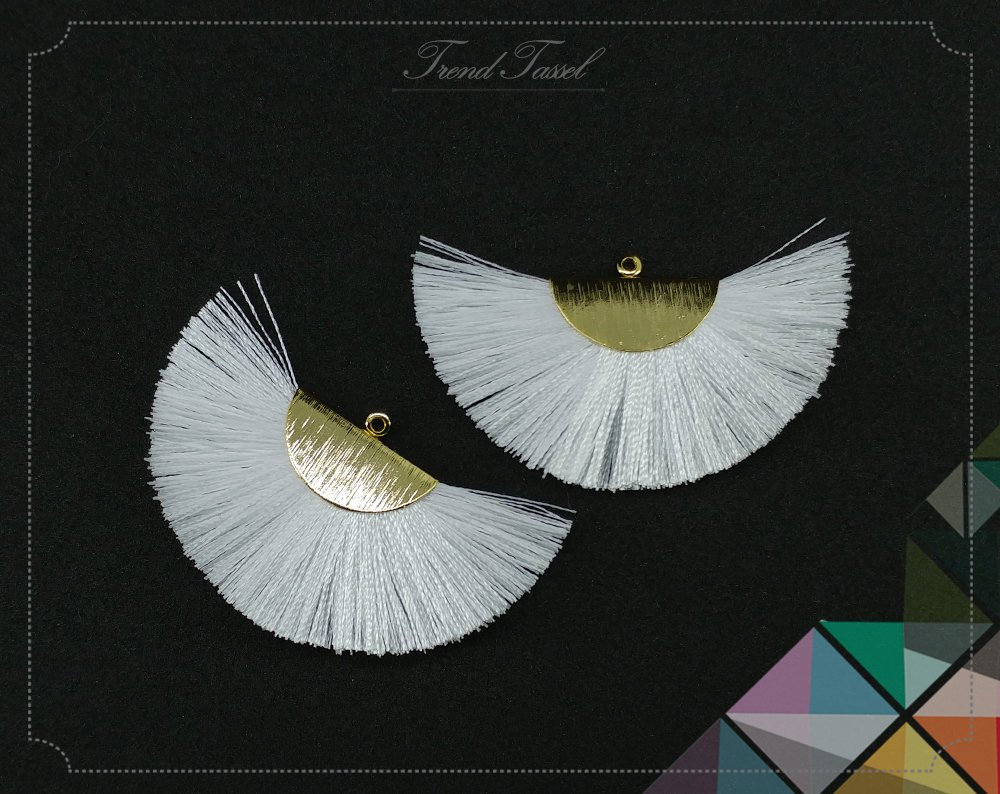 2 Stk - 2" Seide, Weiße Kunstseide Tropfen Bürste Strukturierte Halbkreiskappe, Fächer Quaste Für Schmuck Halskette, Ohrringe, Armband [ Et0016 ] von EKKLENsupply