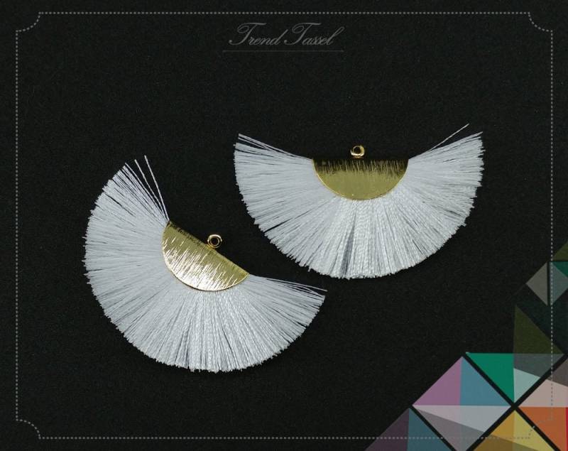 2 Stk - 2" Seide, Weiße Kunstseide Tropfen Bürste Strukturierte Halbkreiskappe, Fächer Quaste Für Schmuck Halskette, Ohrringe, Armband [ Et0016 ] von EKKLENsupply